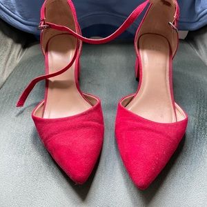 Pointed 1.5 in heels